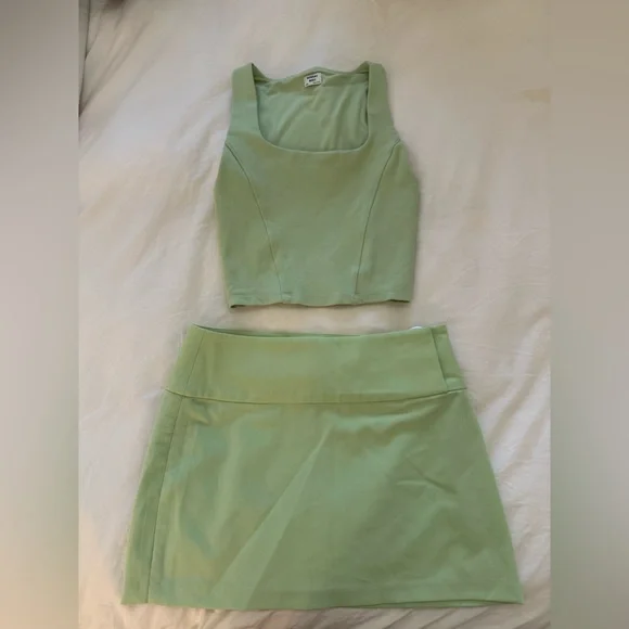 Aritzia Women's Skirt Set - Picture 1 of 5